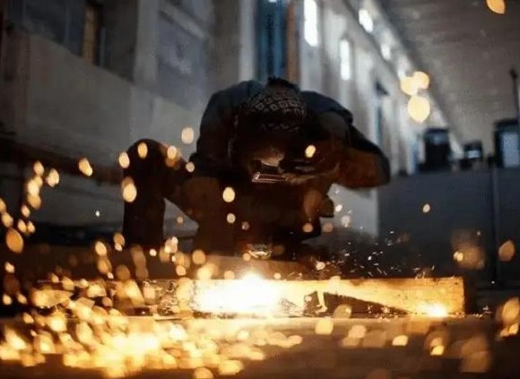 為何304管焊接后裂開？